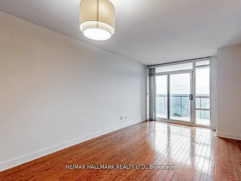 16 Harrison Garden Blvd #1102 — Photo 15