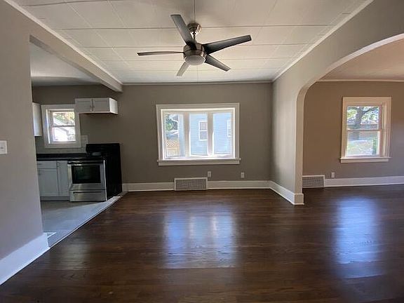 3rd image of 463 Huntington Ave