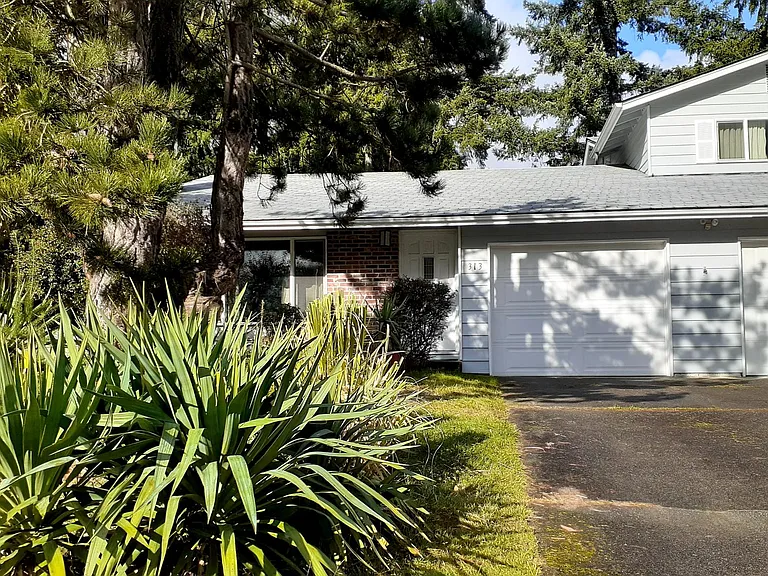 313 146th Pl NE — Photo 3