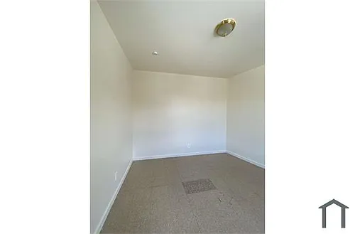 506 S Broadway Photo 1