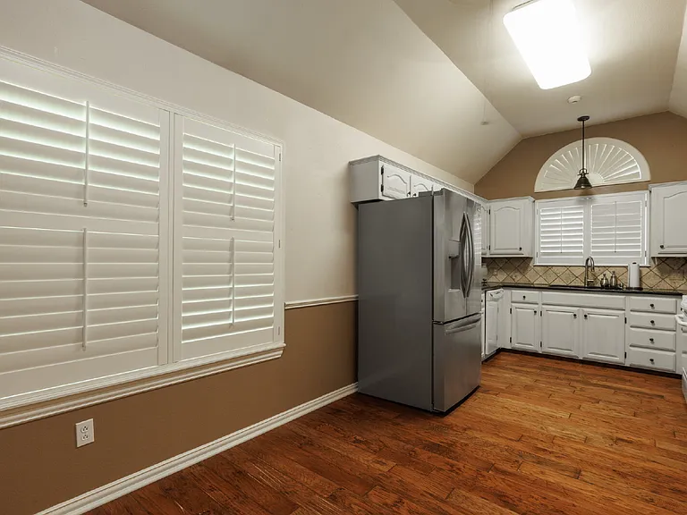 3726 Pensacola Dr — Photo 11