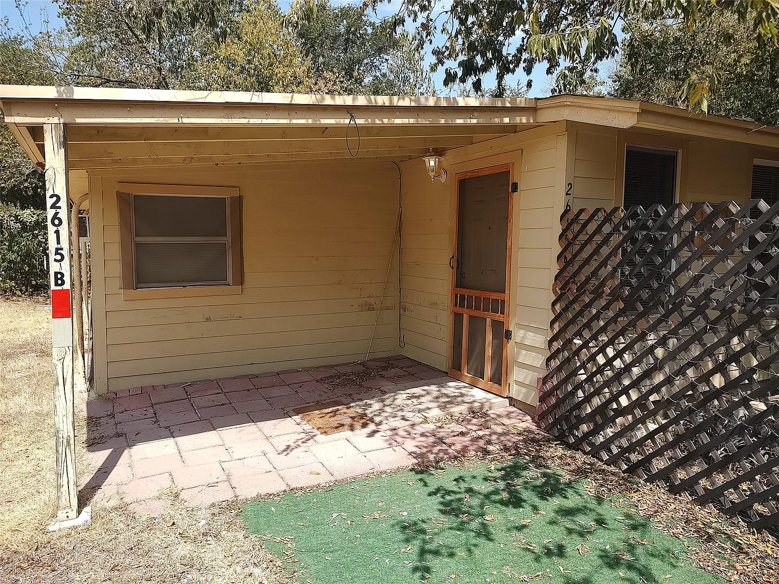1 bed, 1.0 bath, 650 sqft, $995 — Photo 2
