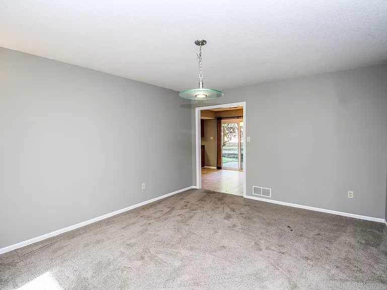 117 Hollyridge Ln — Photo 17