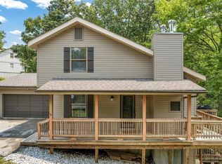 5880 Birch Hollow Dr, Saint Louis, MO 63129
