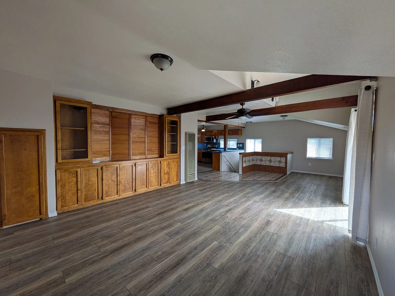 1 bed, $2,100 — Photo 3