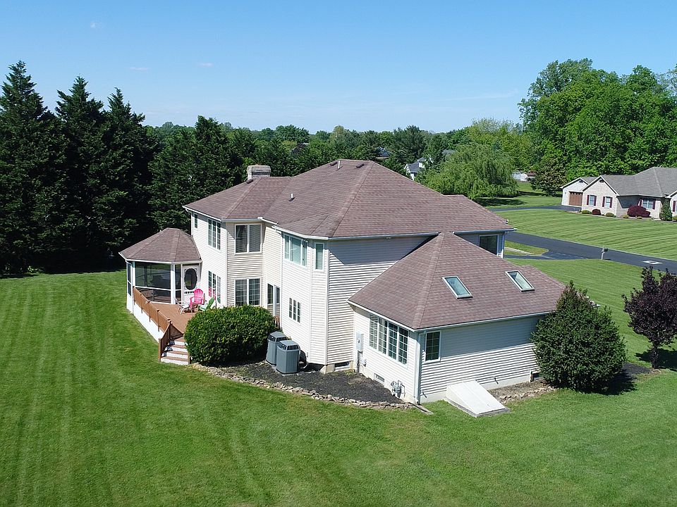 2nd image of 306 Concord Rd