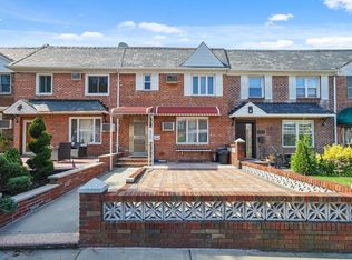 6122 81st St, Flushing, NY 11379