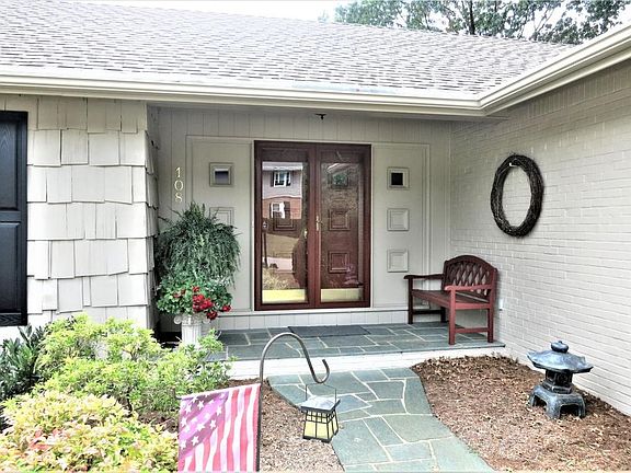 4th image of 108 Bartley Dr
