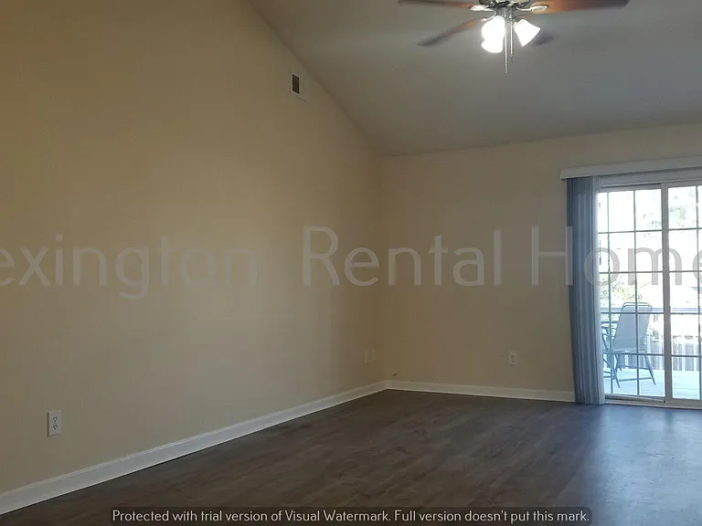142 Savannah Hills Dr — Photo 2