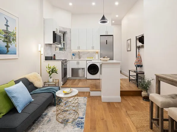 305 E 83rd St APT 1F, Manhattan, NY 10028