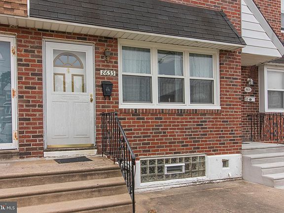 2nd image of 8633 Glenloch St