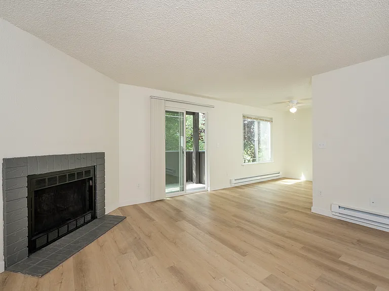 2 Bed 1 Bath - 800 Sq Ft 2 Bed 1 Bath - 800 Sq Ft