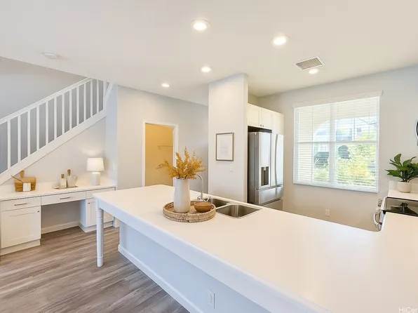 91-2220 Kaiwawalo St #111105, Ewa Beach, HI 96706