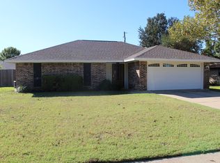 1415 Meadow Ct, Midlothian, TX 76065