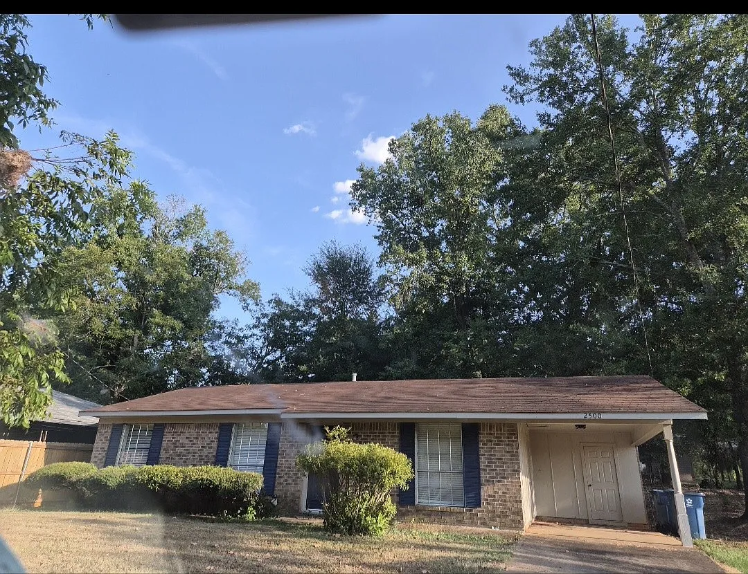 3 bed, 1.5 bath, 1220 sqft, $1,580 — Photo 4