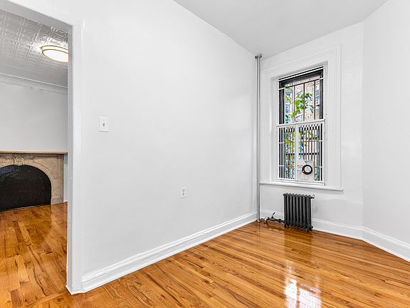 2nd image of 11 Abingdon Sq APT 2F