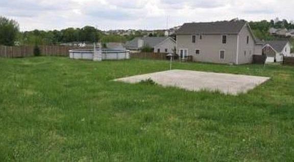 2nd image of 2633 Green Briar Dr