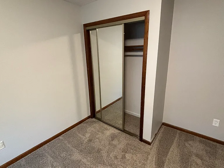 917 N Sunset Dr — Photo 17