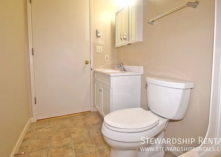 1170 Grant Aly #B — Photo 18