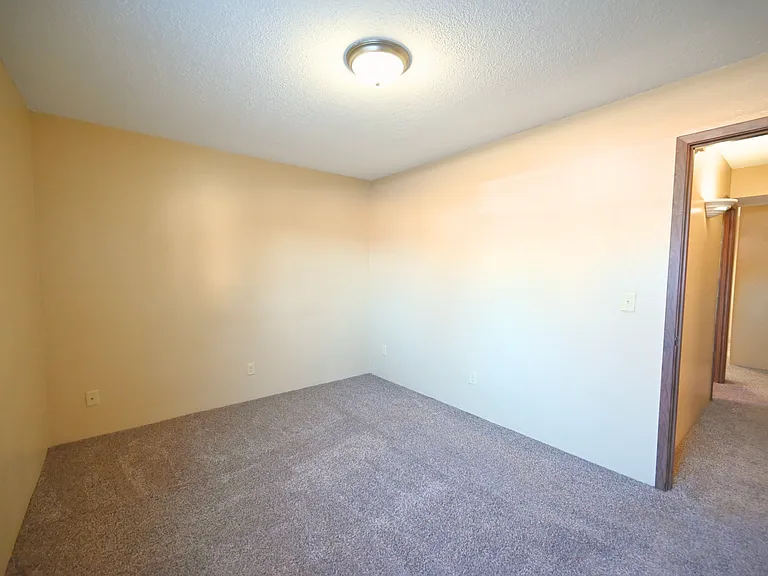 3260 Raven Oaks Dr — Photo 7