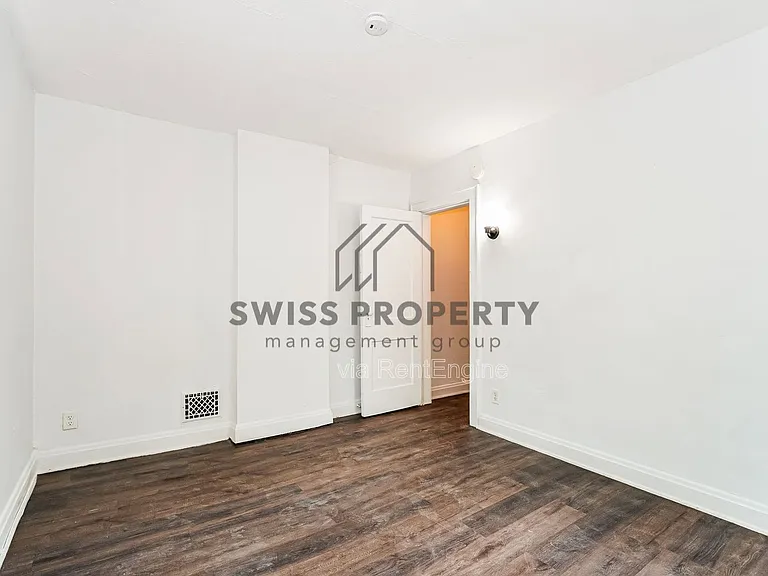 1339 E Kossuth St — Photo 12