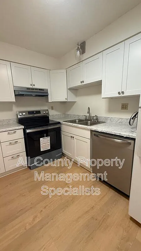 2 bed, 2.0 bath, 1200 sqft, $1,595 — Photo 2