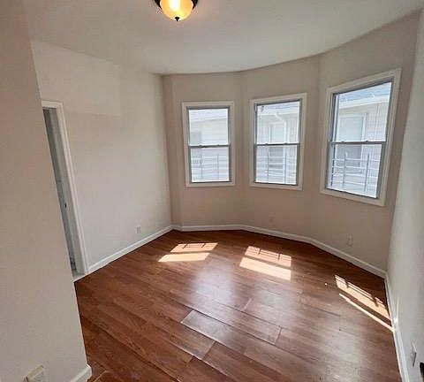 5th image of 3551 E Tremont Ave
