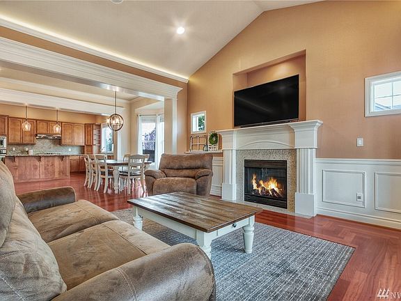 5th image of 402 Bondgard Ave E