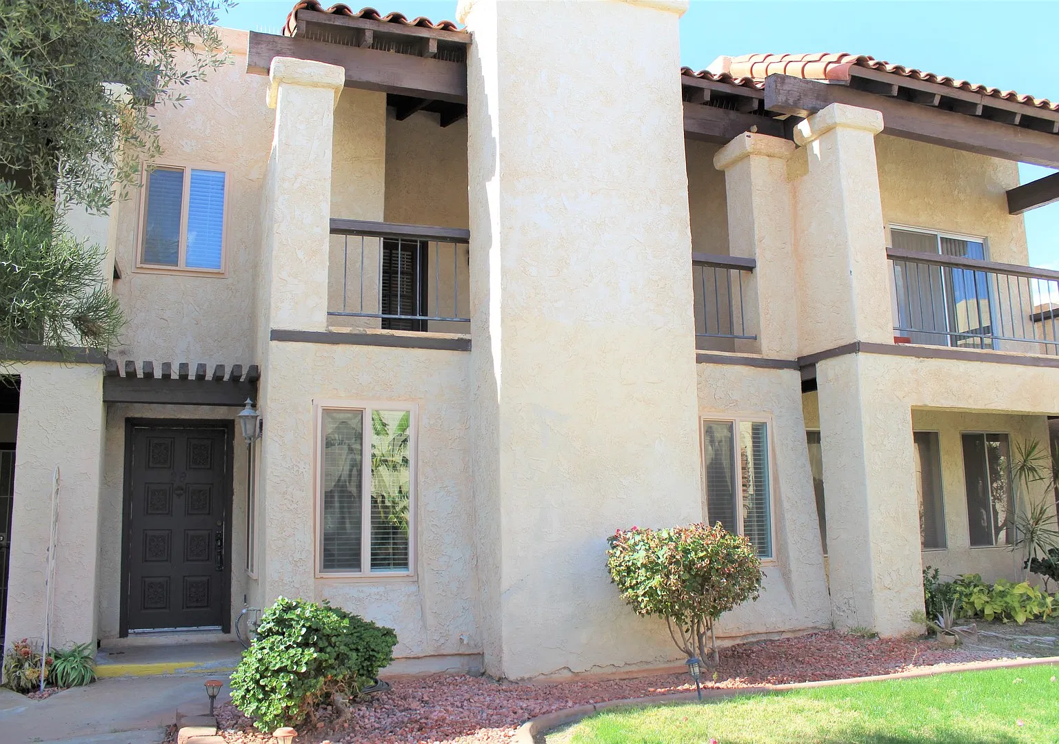 2 Story Condo Centrally Located — Photo 1