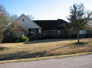 8918 Royal Crest Ln, Richmond, TX 77469