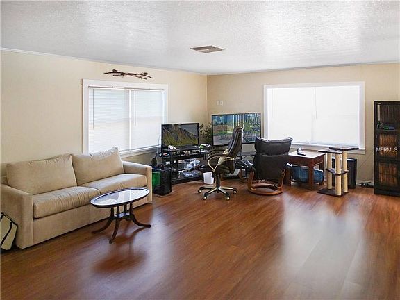 4th image of 15491 Avalon Ave