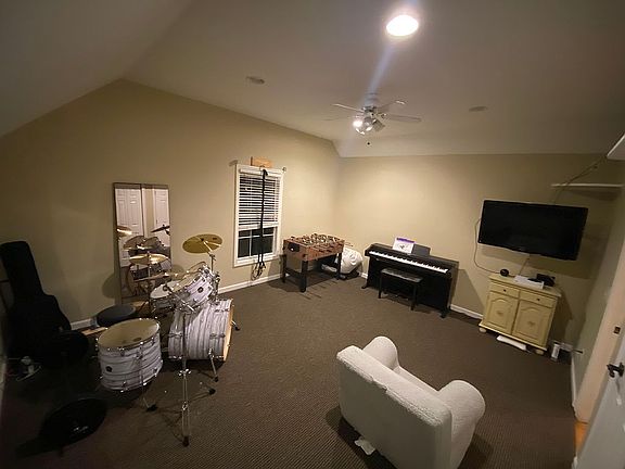 Extra bedroom/exercise room