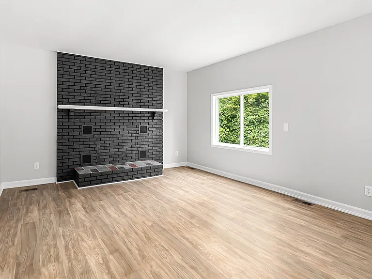 32506 Florence St — Photo 11