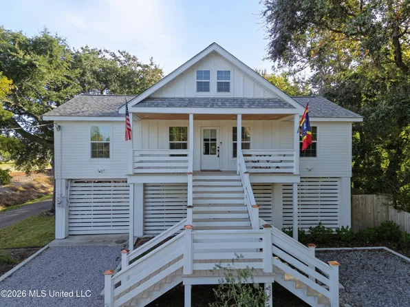 260 Hiern Ave, Pass Christian, MS 39571