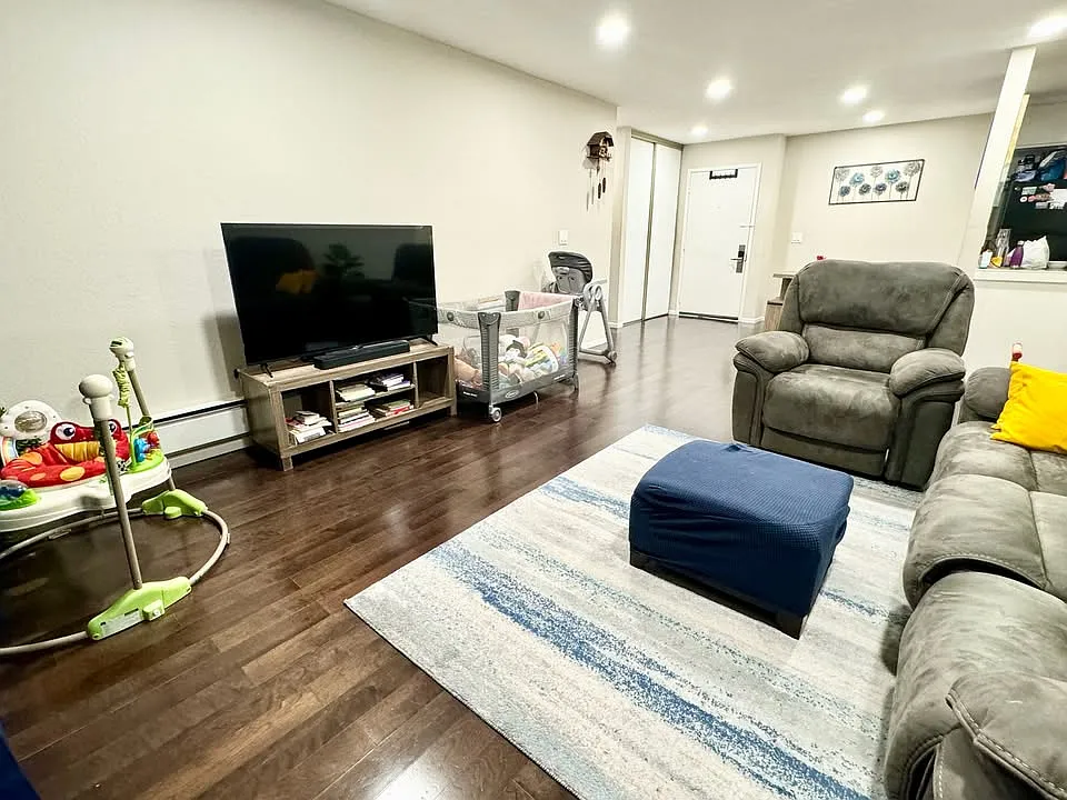 2 bed, 1050 sqft, $2,780 — Photo 4