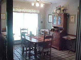 1145 Robin Hood Ln — Photo 8