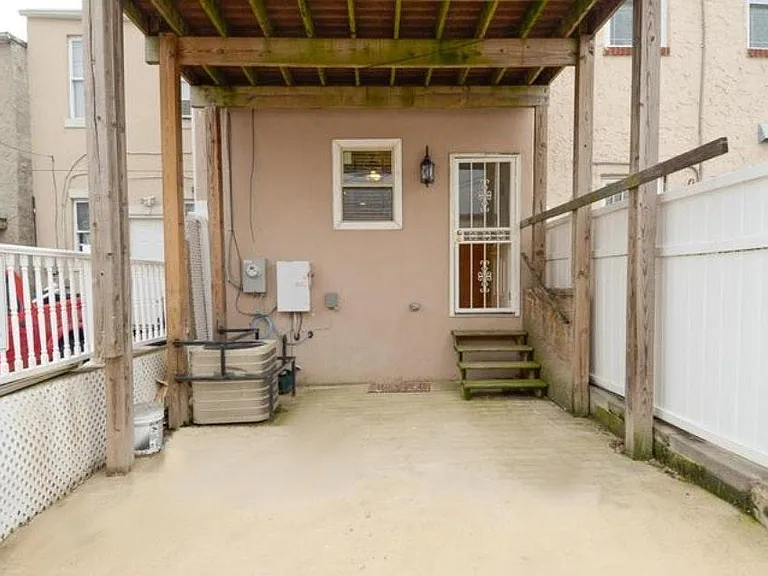2326 E Fayette St — Photo 14