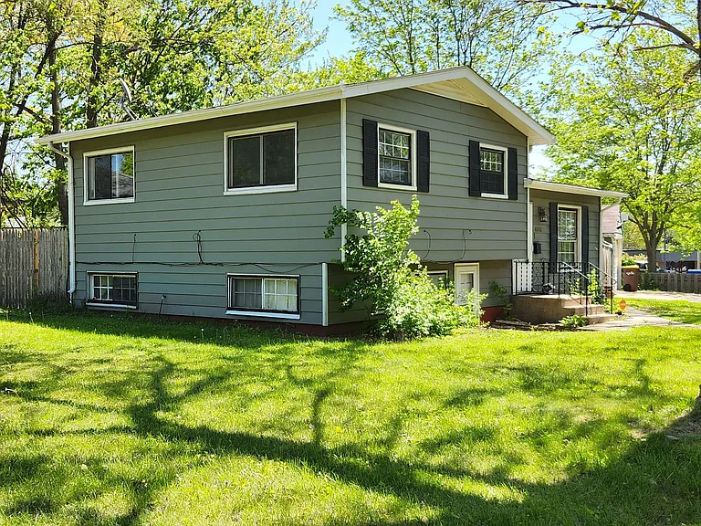 4003 Latham St — Photo 5