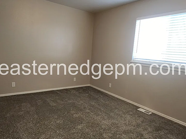 625 SW 19th St #6 — Photo 17
