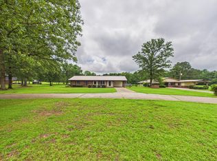 6788 Ridge Rd, Columbus, MS 39705
