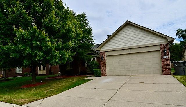 1st image of 41718 E Westbury Ln