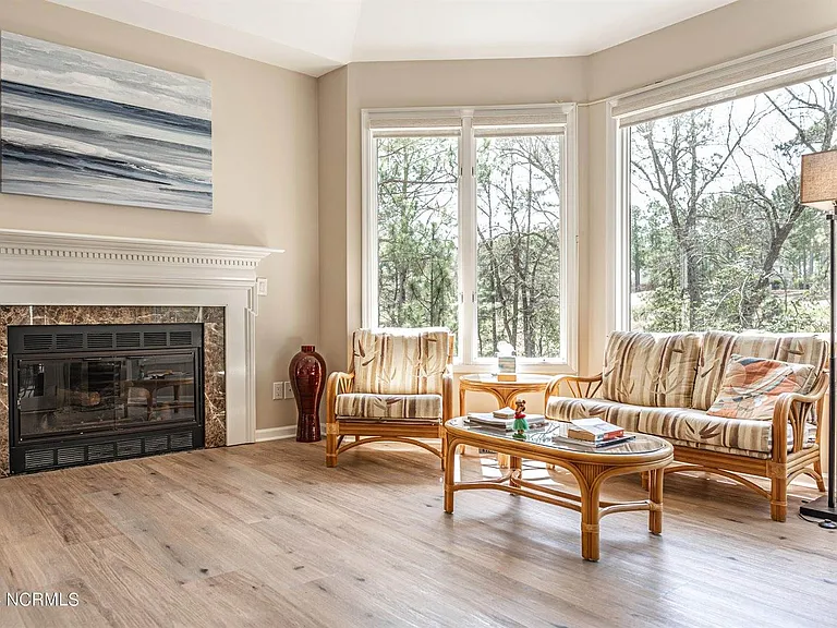 215 Plantation Dr — Photo 17