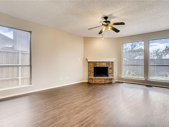 2nd image of 1920 Cochran Dr