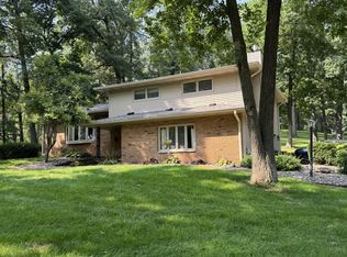 3309 Valley Dr, Geneseo, IL 61254