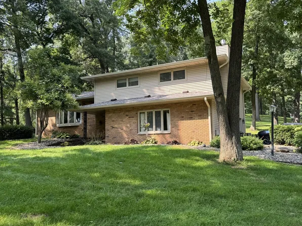 3309 Valley Dr, Geneseo, IL 61254