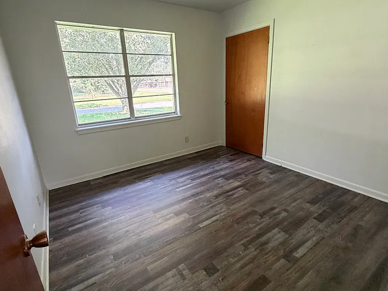 3501 Central St — Photo 7