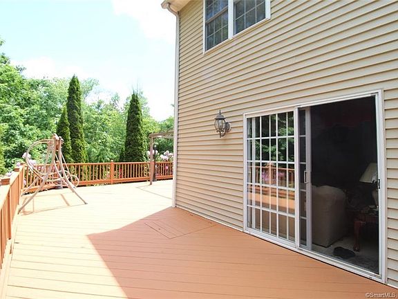 3rd image of 677 Heron Dr