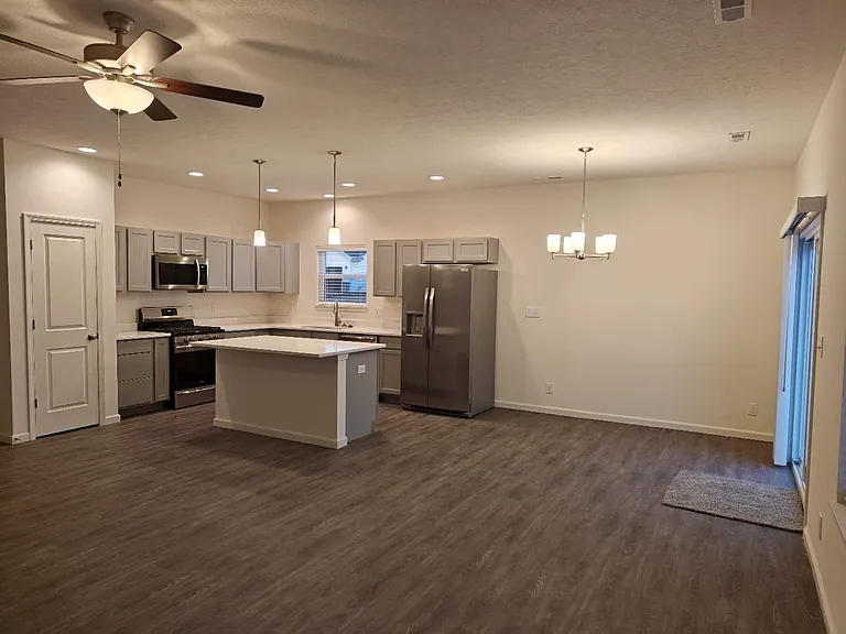 1182 Thorny Ln — Photo 4
