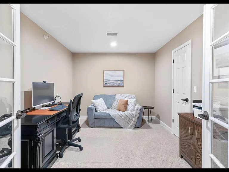 250 Lakewood Dr #5205 — Photo 16