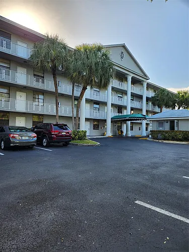 1502 Whitehall Dr #104 Photo 1